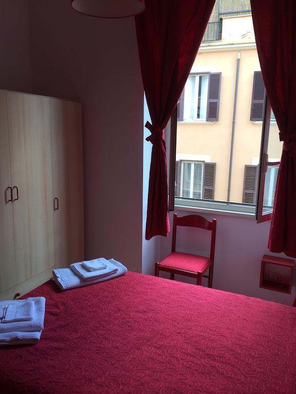 Dama Di Roma Hotel Bilik gambar