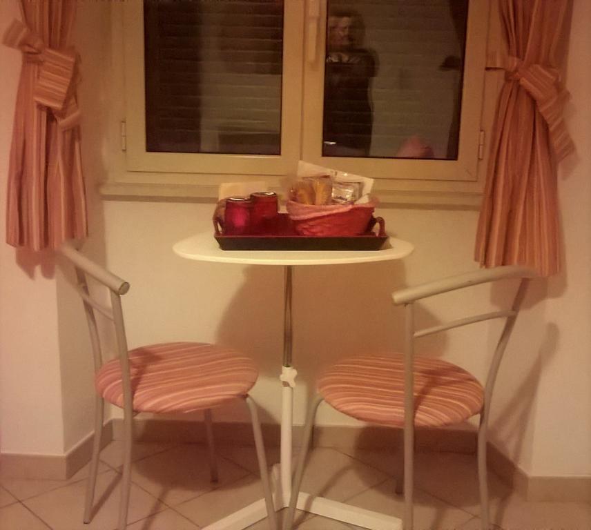 Dama Di Roma Hotel Luaran gambar